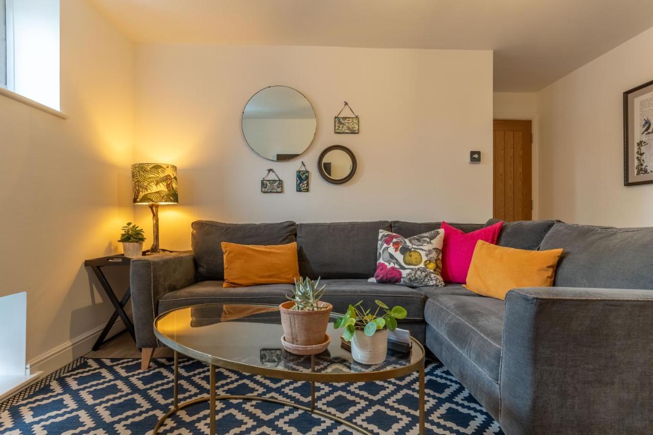 Luxury Chapel Apartment Within City Walls 체스터 외부 사진