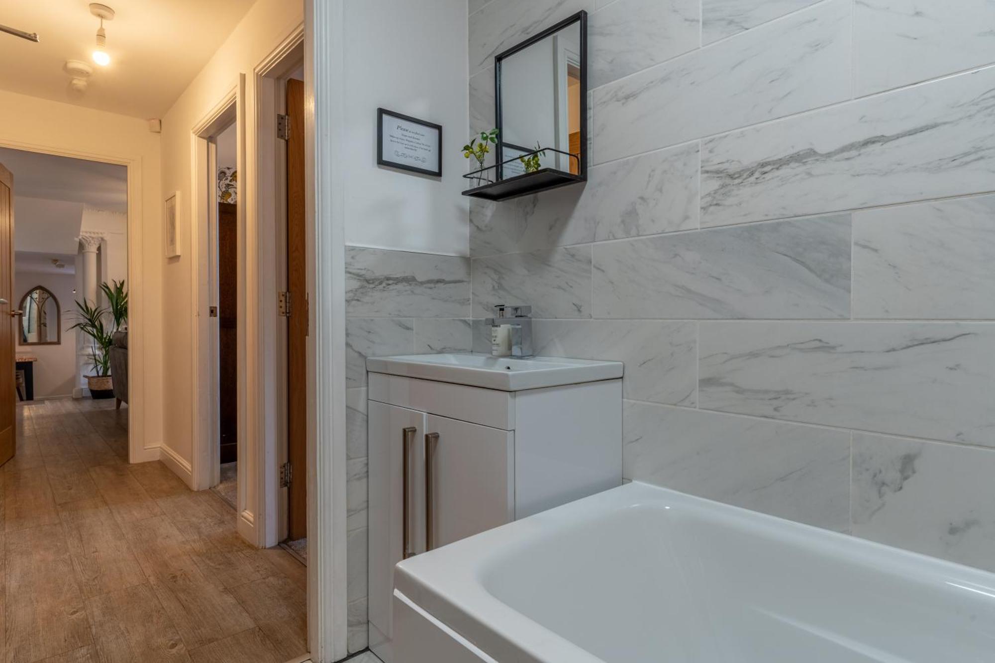 Luxury Chapel Apartment Within City Walls 체스터 외부 사진