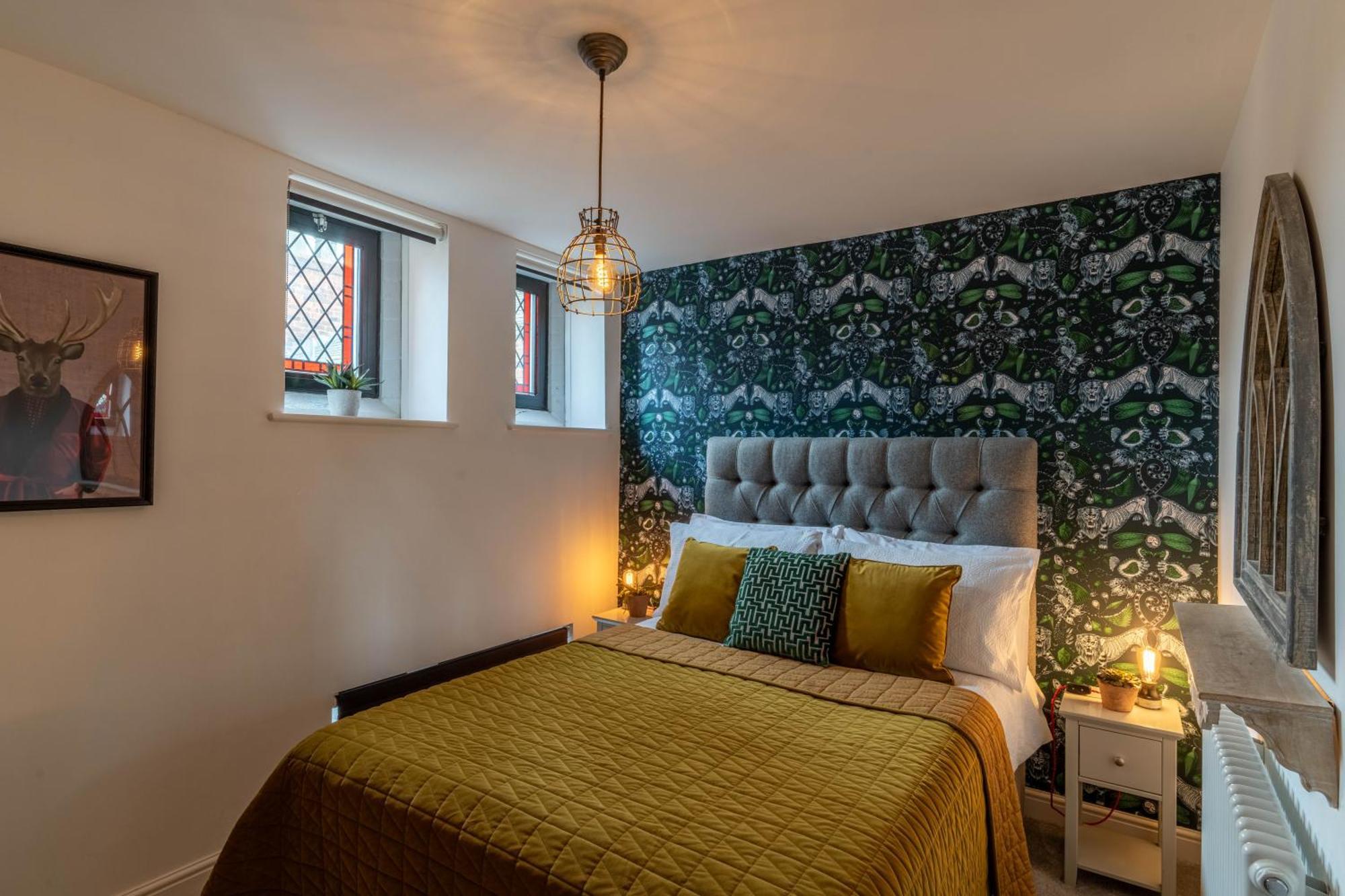 Luxury Chapel Apartment Within City Walls 체스터 외부 사진