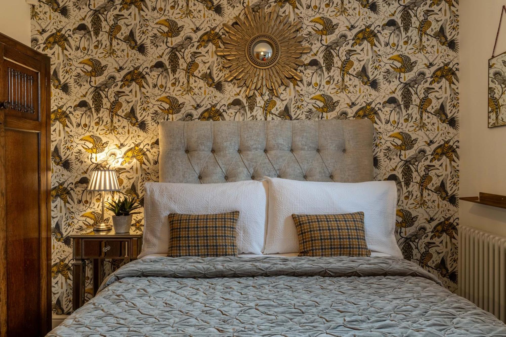 Luxury Chapel Apartment Within City Walls 체스터 외부 사진