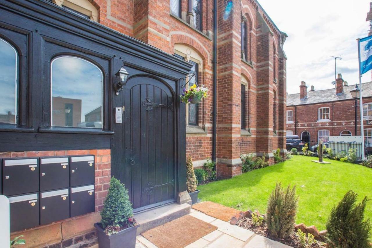 Luxury Chapel Apartment Within City Walls 체스터 외부 사진